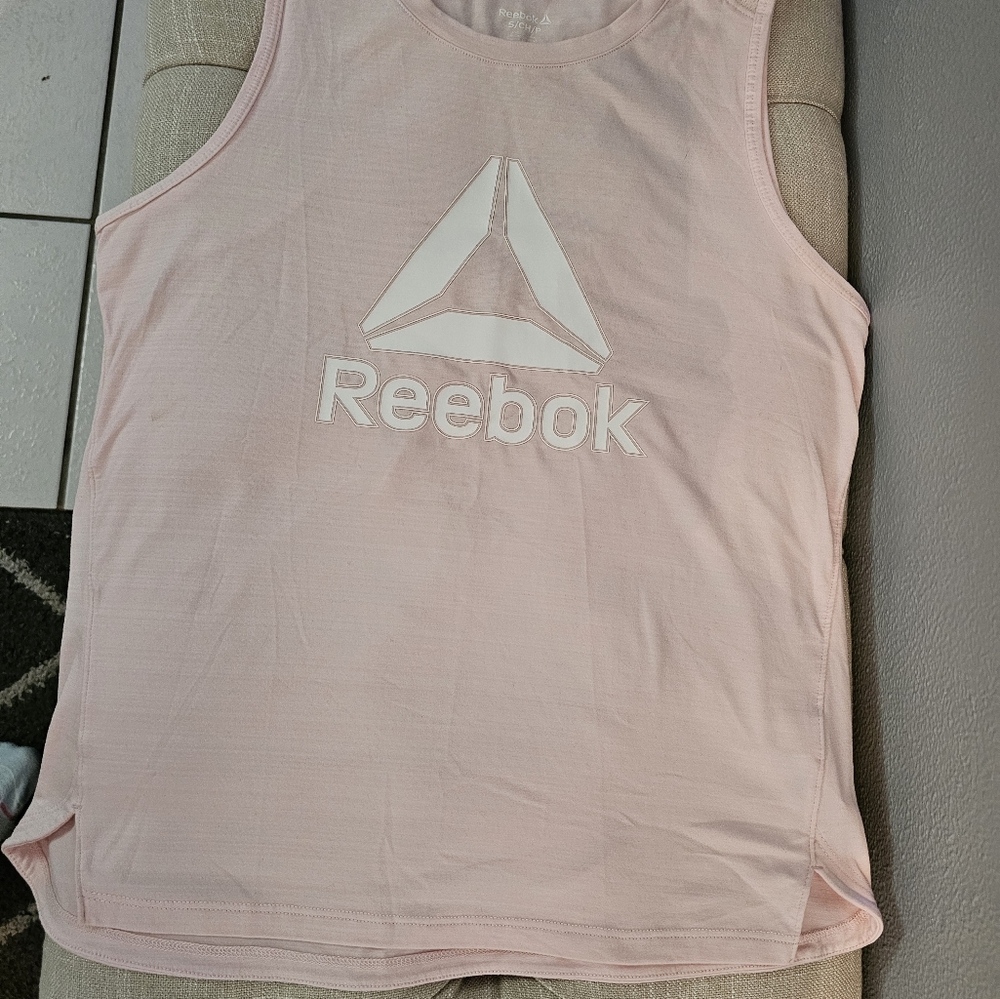 REE BOK PINK WORK OUT/TANK TOP SIZE SMALL! WORN ONCE!
